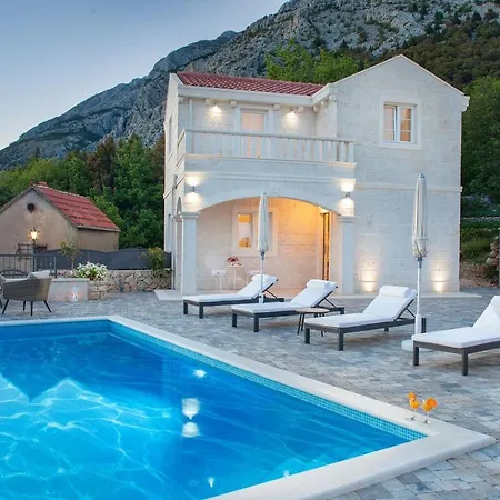 Vila Luxury Atrium In Tucepi, Heated Pool